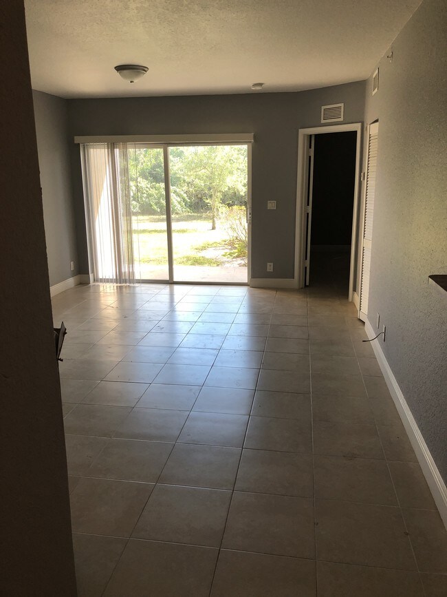 1161 Golden Lakes Blvd 1161 Golden Lakes Blvd Royal Palm Beach FL