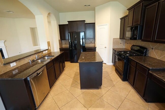 Building Photo - 1067 Cedar Lake Ct