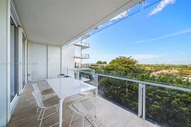 Building Photo - 9111 Collins Ave