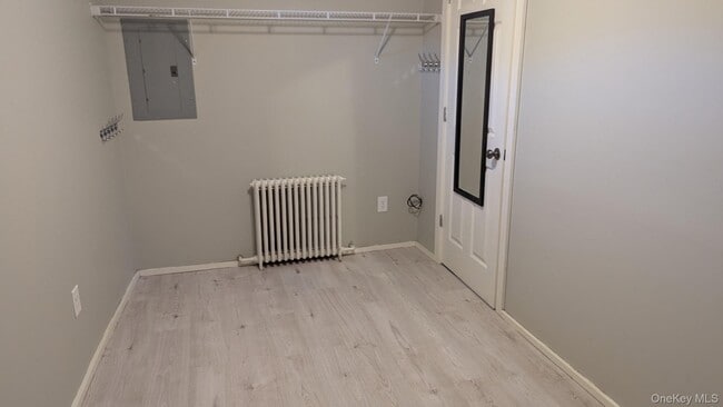 Building Photo - 260 Main St