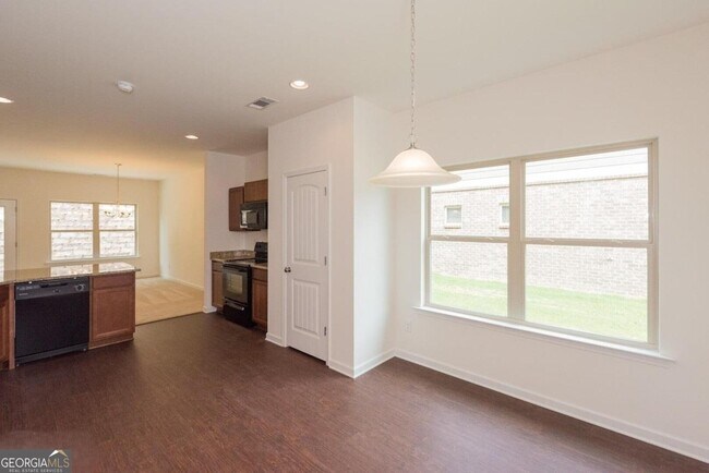 Building Photo - 10 Bayberry Cir