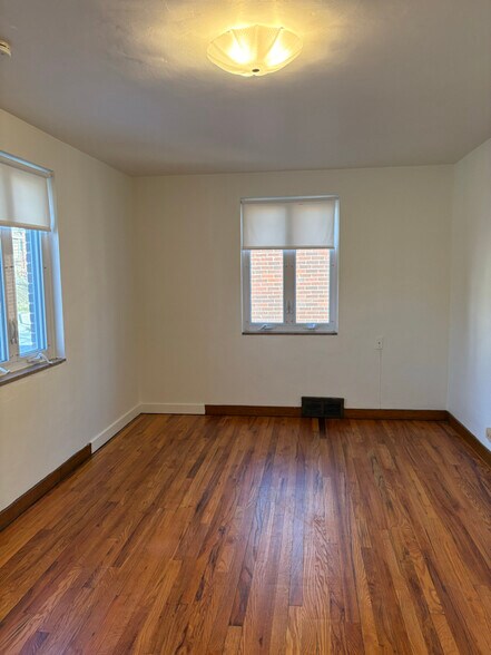 Building Photo - 6318 Glenview Pl