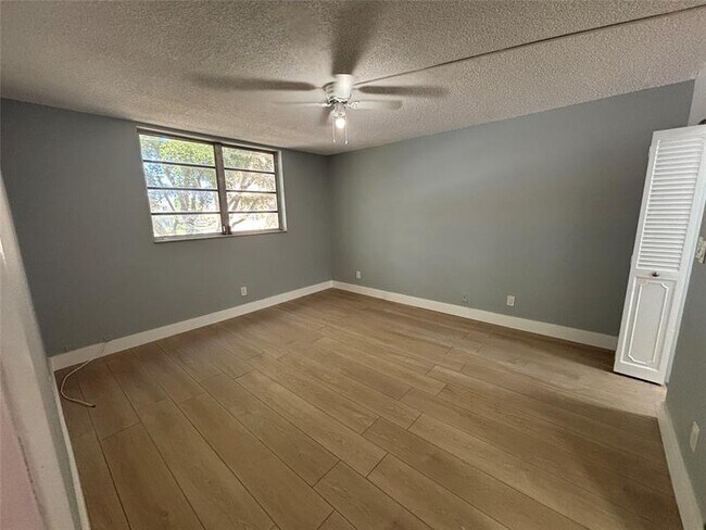 Building Photo - 6000 NW 64th Ave