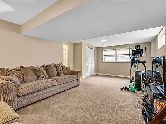 Building Photo - 353 Crescent Gardens Dr