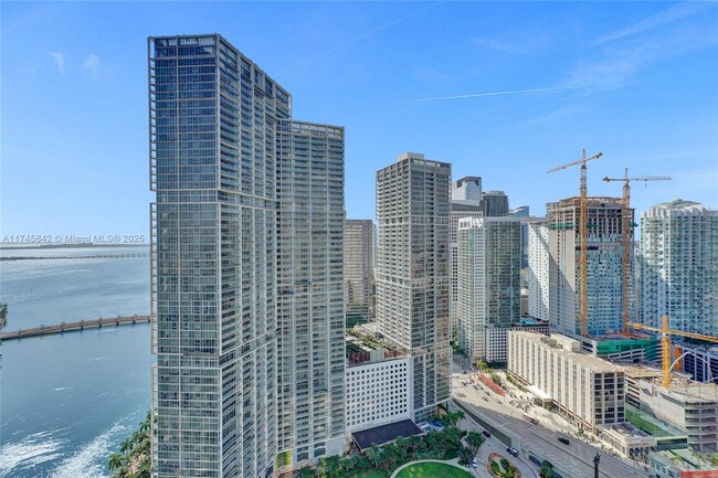 Building Photo - 300 Biscayne Blvd Way