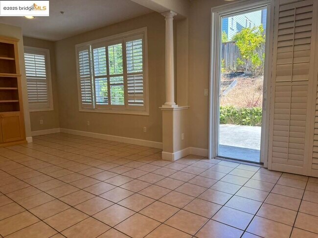 Building Photo - 203 Seaview Dr