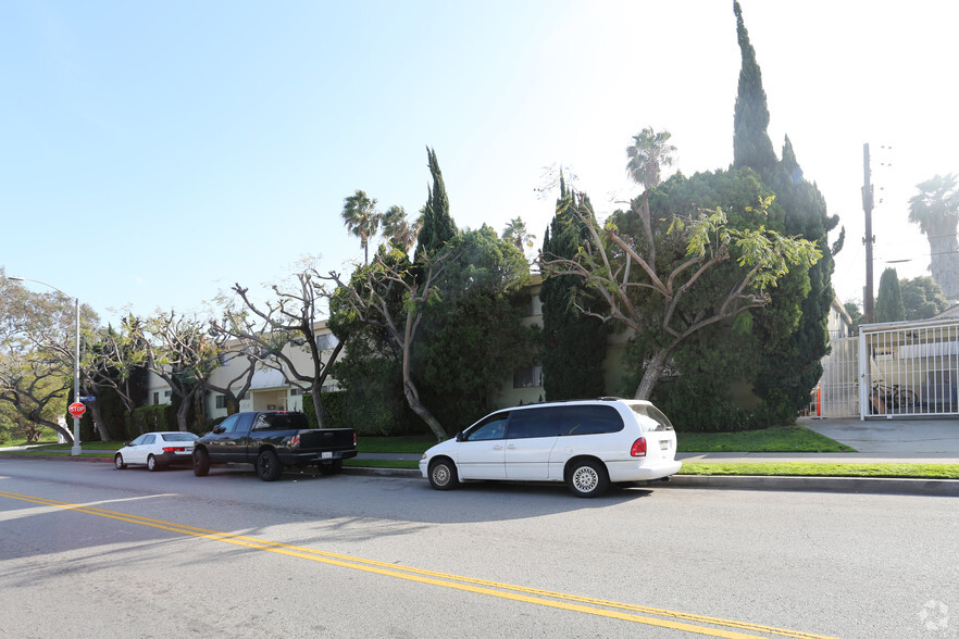 Primary Photo - Windsor Apartments