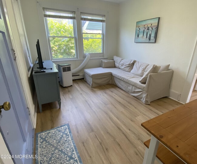 Building Photo - 1002 A St