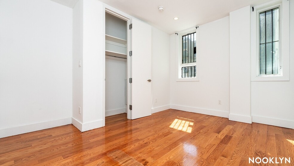 Building Photo - 620 Parkside Ave