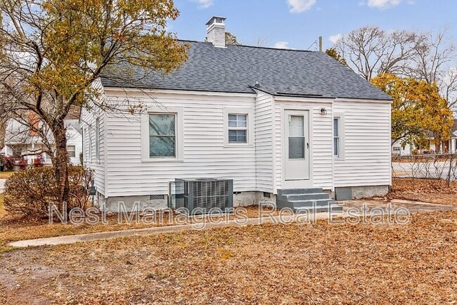 Building Photo - 414 McPherson Ave