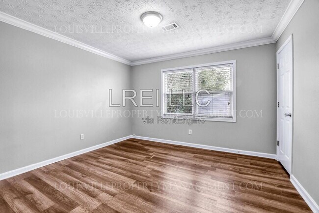 Building Photo - 621 Westport Rd