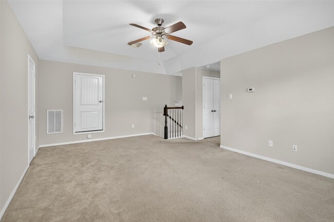 Building Photo - 2450 Garden Shadow Dr