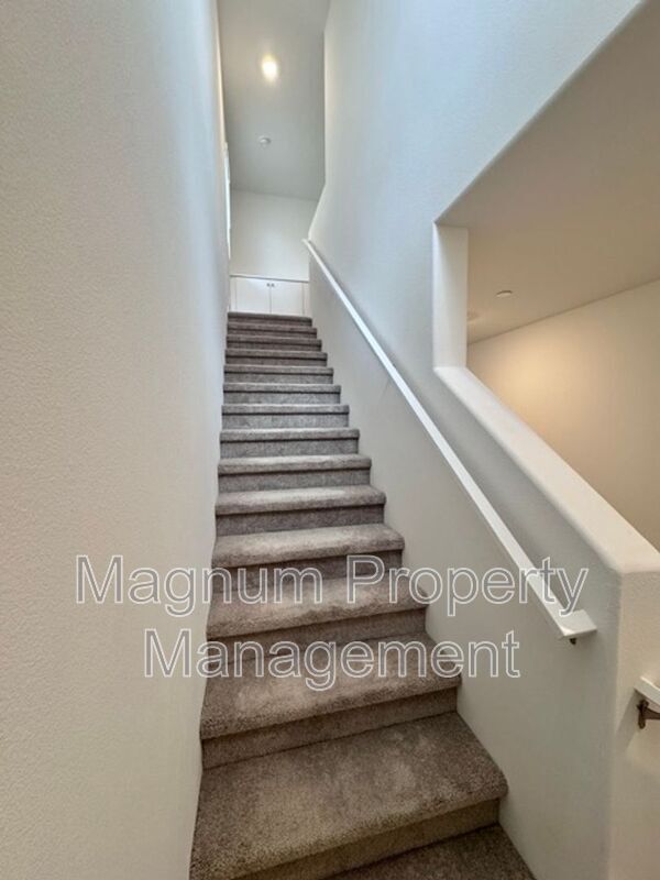 Building Photo - 30326 Corte Santa Barbara