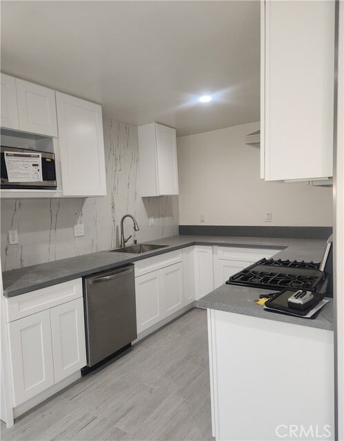 Building Photo - 914 Delaware St