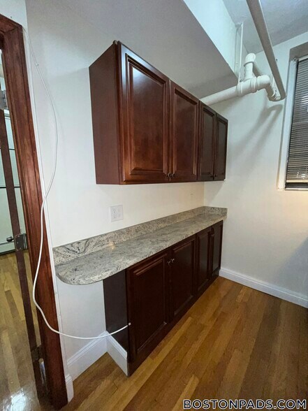 Building Photo - 115 St Stephen St