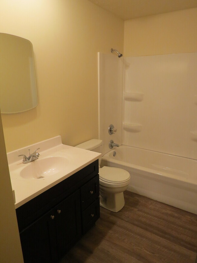Building Photo - new rental in Reynoldsburg Schools