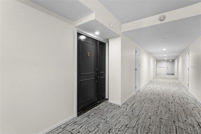Building Photo - 707 S Gulfstream Ave