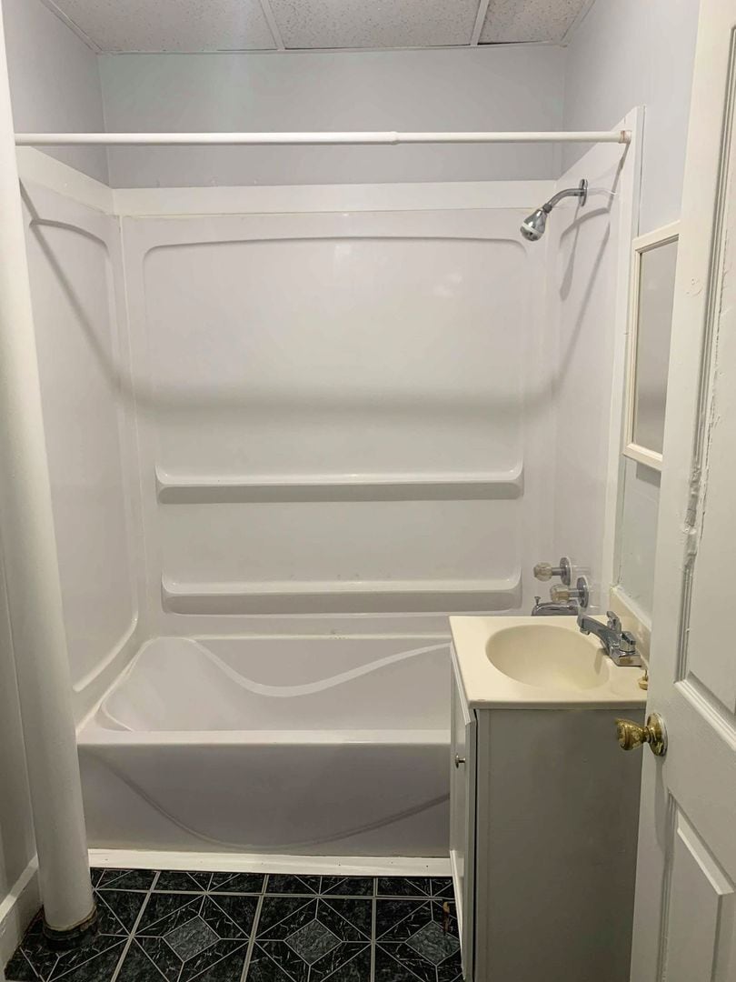 Building Photo - 635-639 Oregon Street