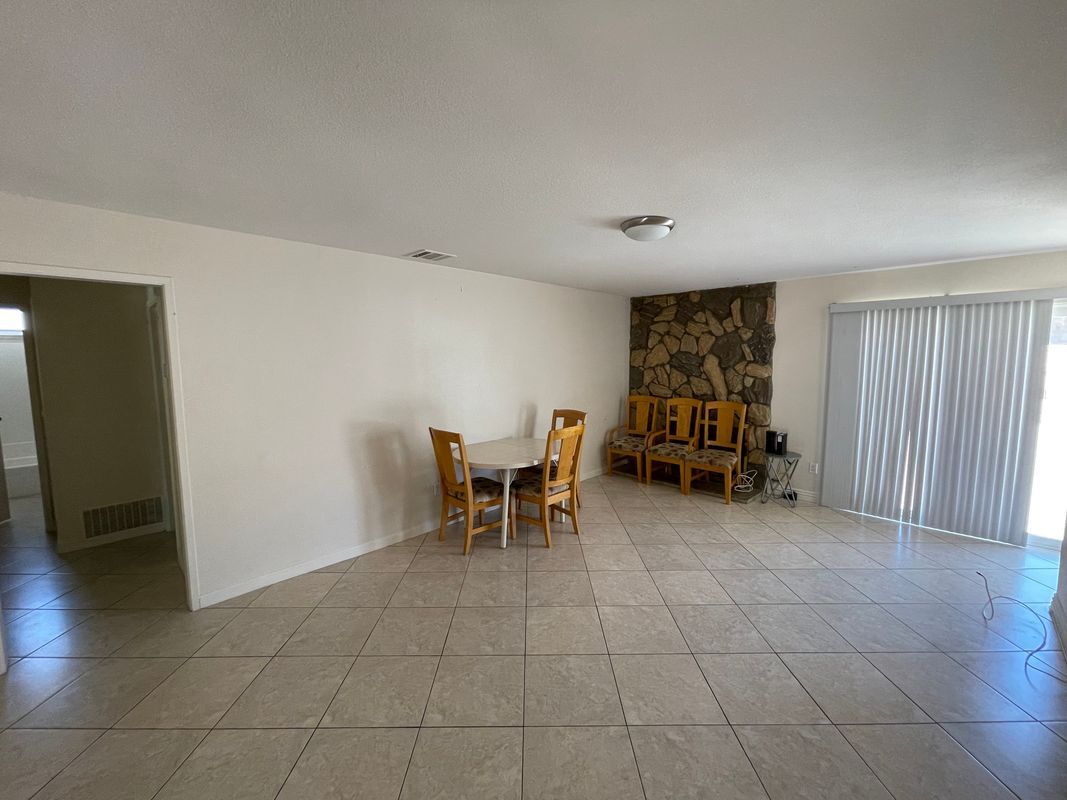 Building Photo - 3356 Valencia Hill Dr
