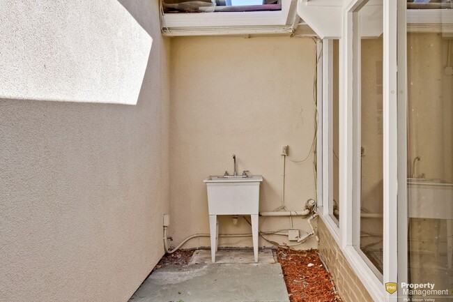 Building Photo - Turnkey Home with Natural Light & Upgrades...
