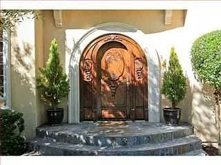 Building Photo - "Elegant 5-Bedroom Oasis with 4 Luxurious ...