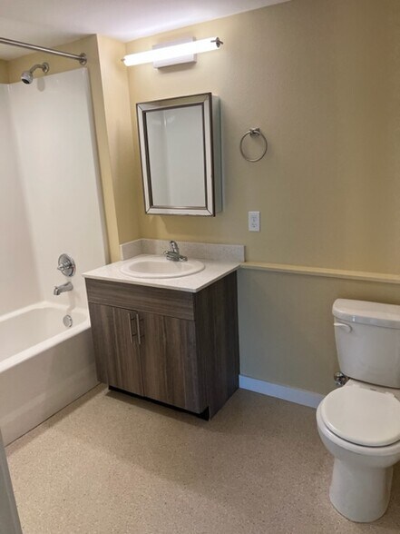 BATHROOM - 3208 Rainier Ave S