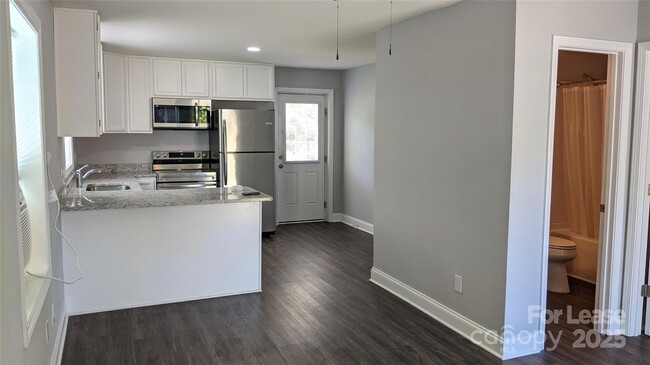 Building Photo - 250 W McNeely Ave
