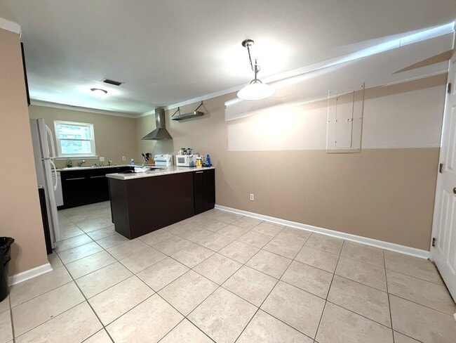 Building Photo - 514 Teal Ln