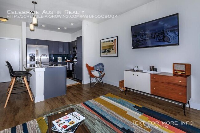 Building Photo - Edison