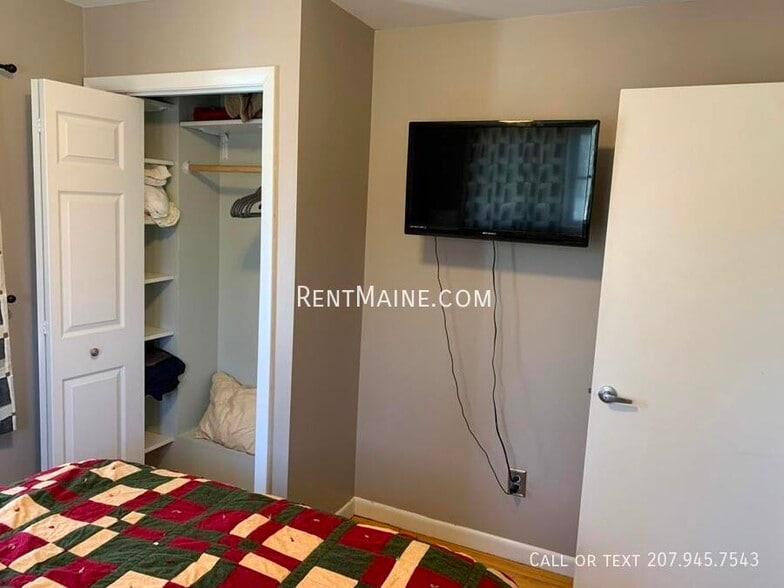 Building Photo - 1844 Essex St