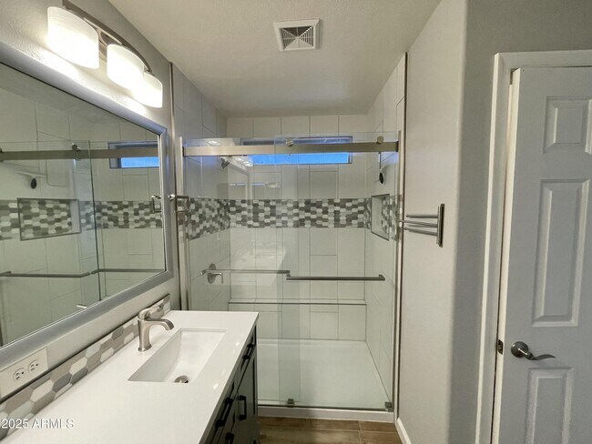 Building Photo - 2640 E Indian Wells Pl