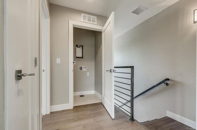Building Photo - Luxurious End-Unit Modern Townhome at 5360...