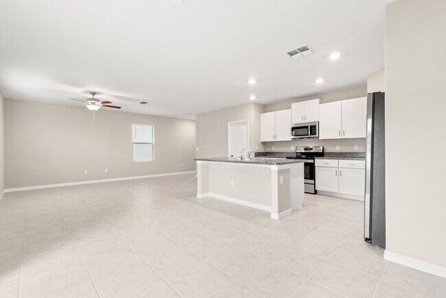 Building Photo - Like New Home For Rent in Touchstone!