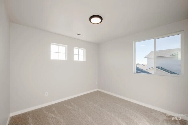 Building Photo - 812 Strike Eagle St