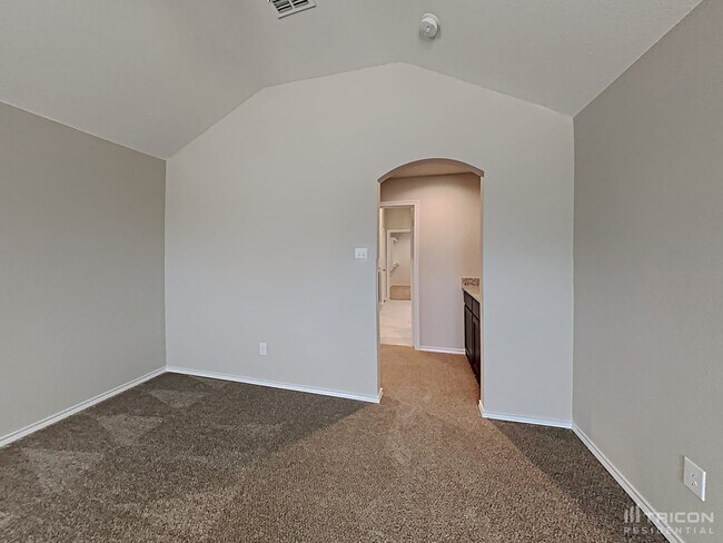 Building Photo - 2533 Doe Run
