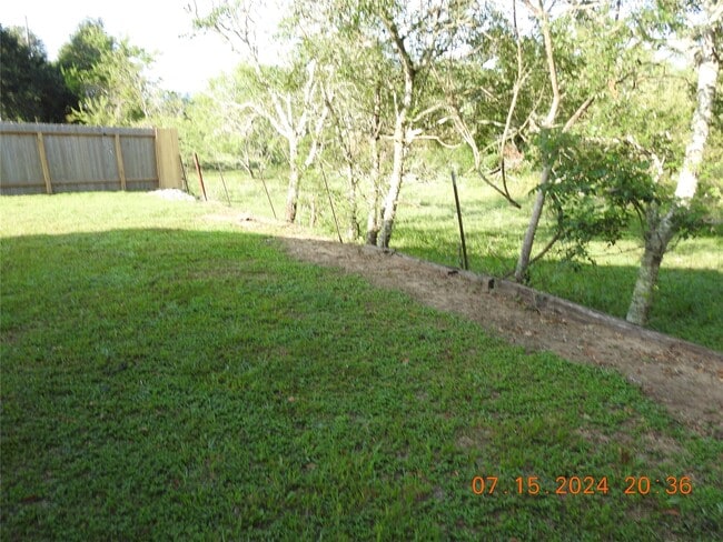 Building Photo - 34819 Lake Point