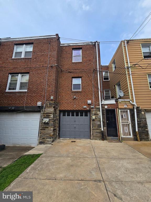 Building Photo - 2214 N Salford St