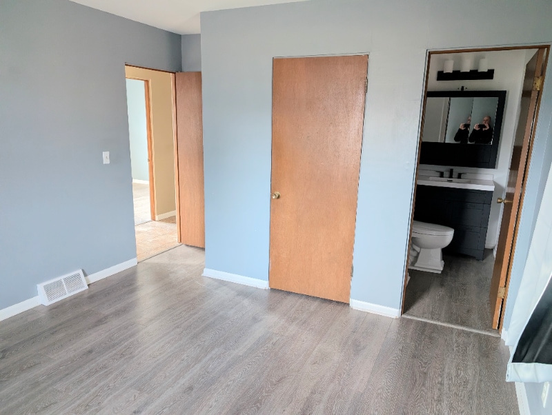 Building Photo - 1993 Meadow Dr