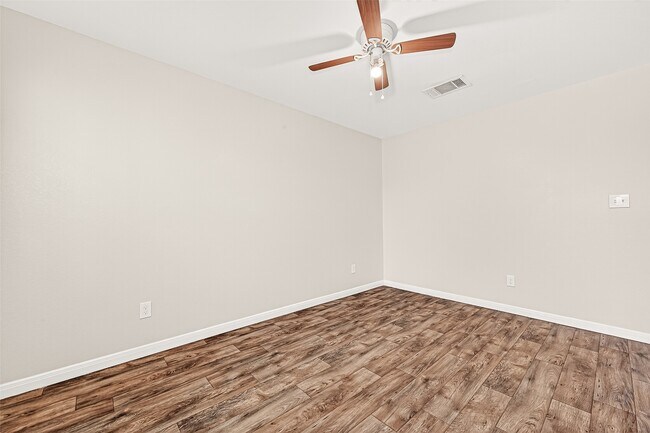 Building Photo - 2030 Stonework Ln