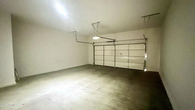 Building Photo - 4571 N Arbor Way