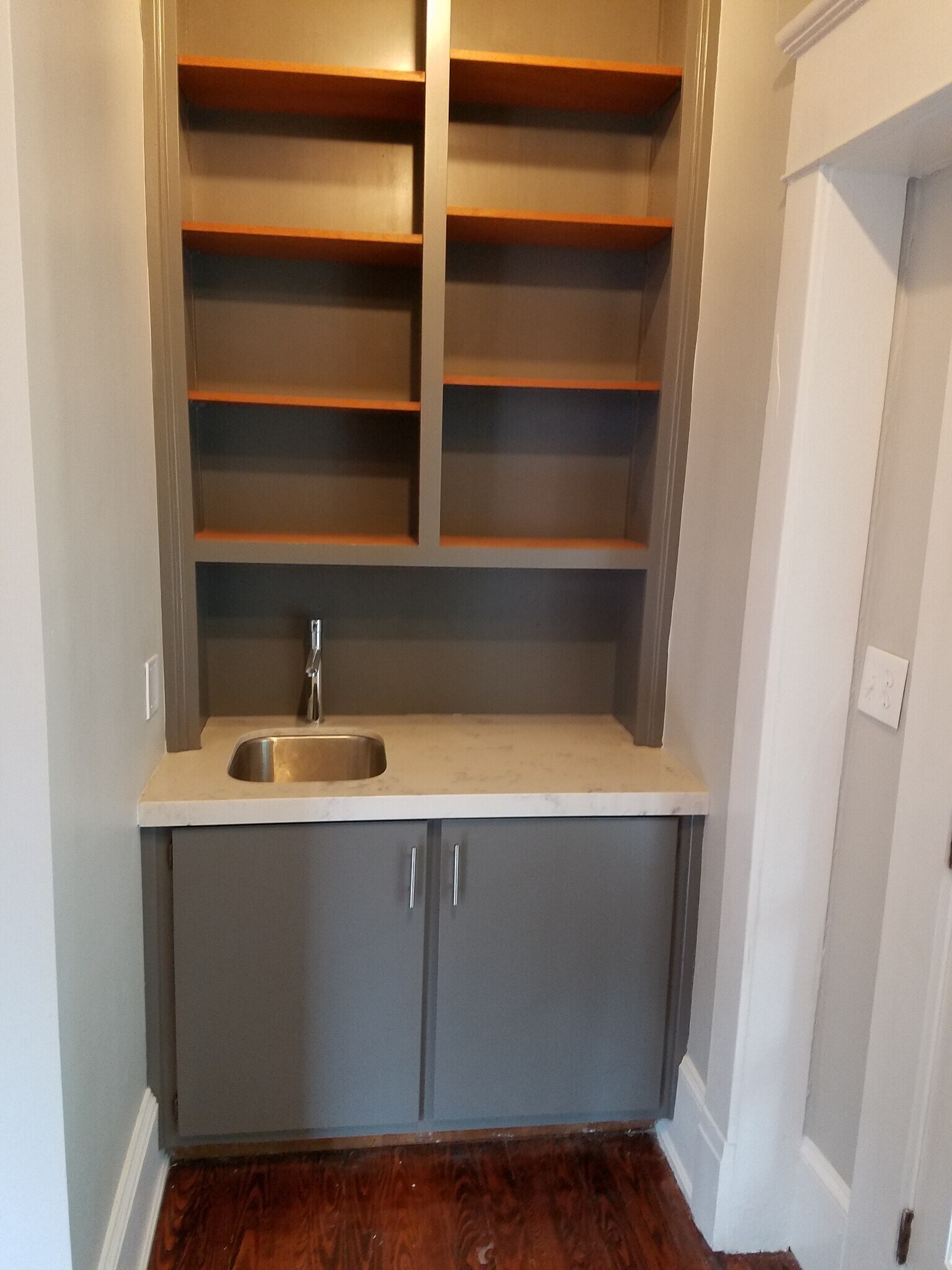 Wet Bar - 317 4th St NE