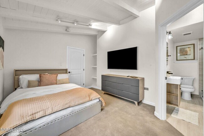 Building Photo - 574 Reno Ave