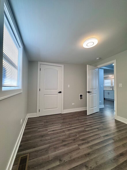 Bedroom 3 - 4909 W Wellington Ave