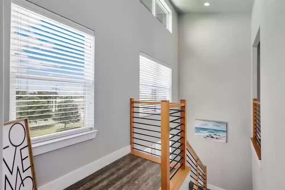 Building Photo - 4911 Alton Ave