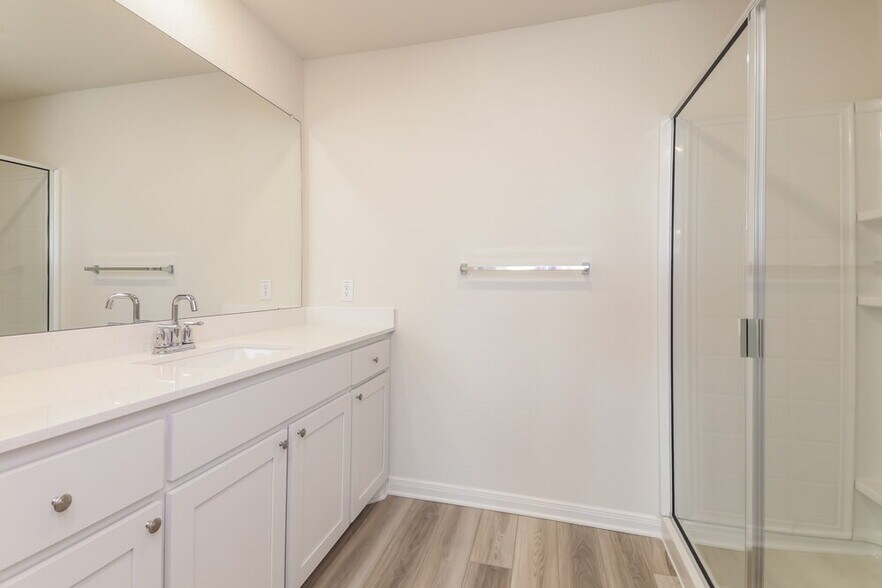 Building Photo - 226 Marsh Ln