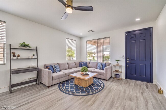 Building Photo - 10762 Flame Vine Ct