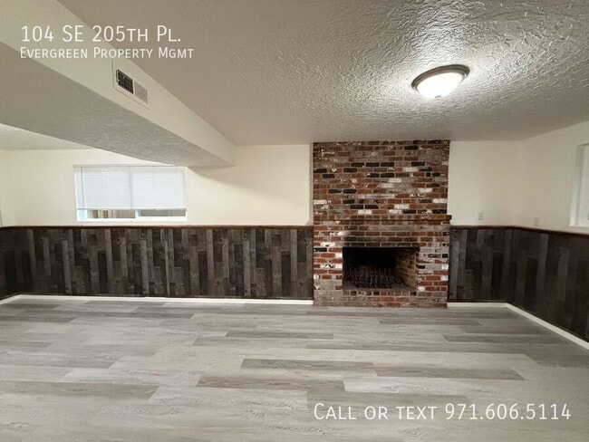 Building Photo - 104 SE 205th Pl