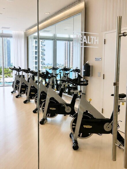Building Photo - 465 Brickell Ave