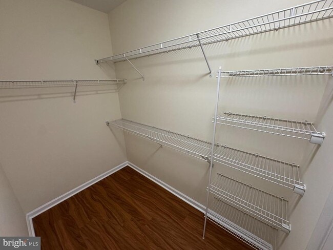 Building Photo - 400 Kintyre Ln