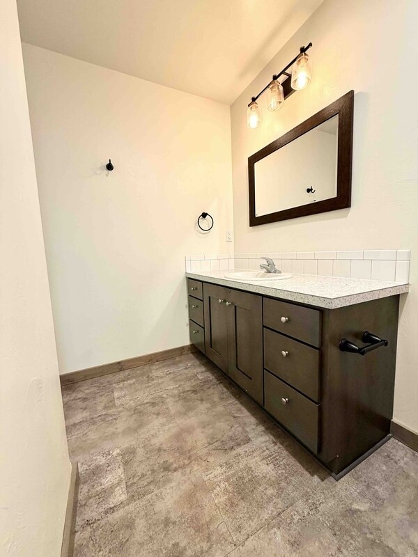 Building Photo - 1048 Enterprise Dr